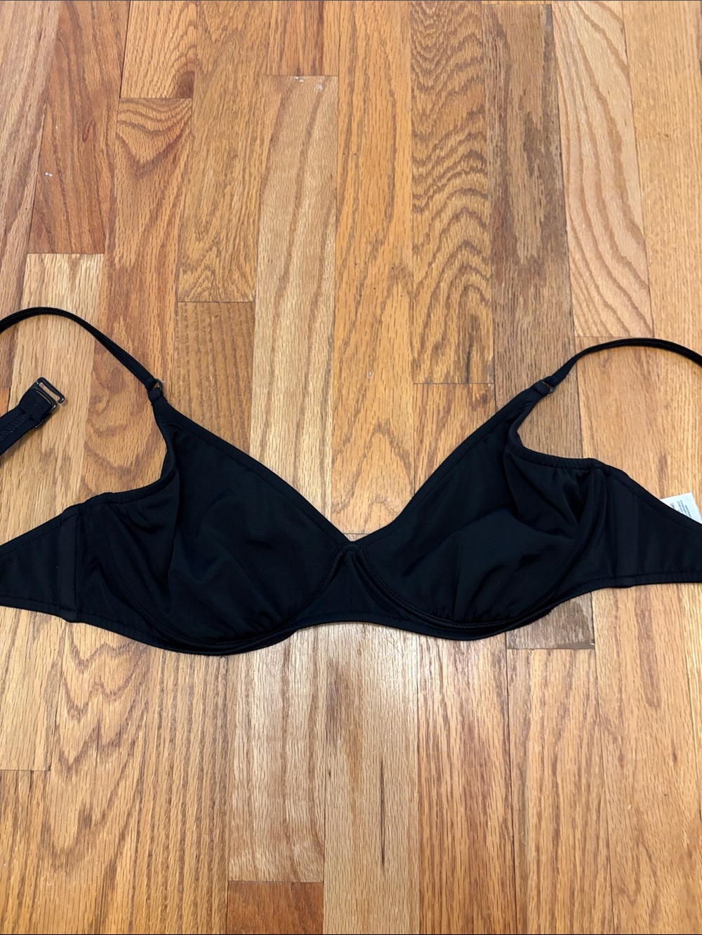 VENUS Black Underwire Swim Bra